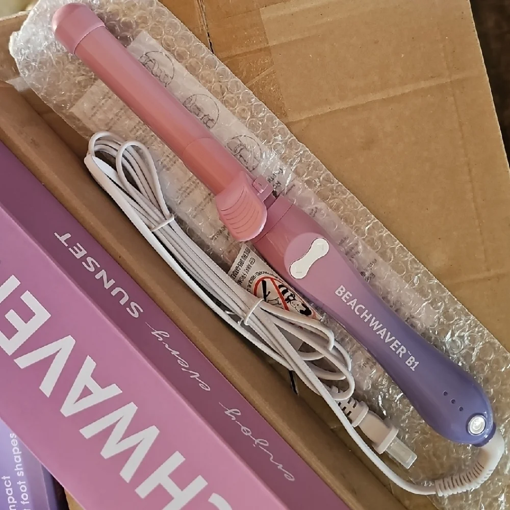 The Beachwaver Co. Hair Accessory in Pink